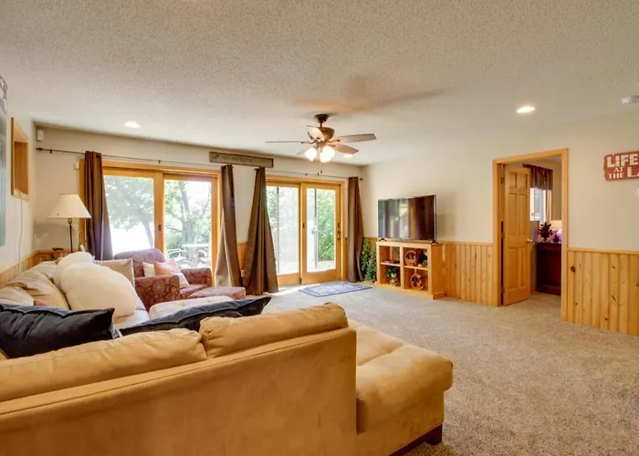 Top Brainerd MN Hotels for Lakeside Relaxation