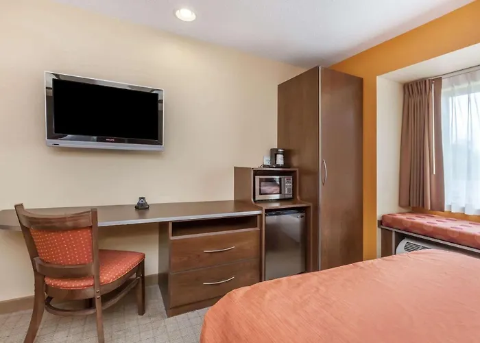 Top-Rated Hotels Near Verona